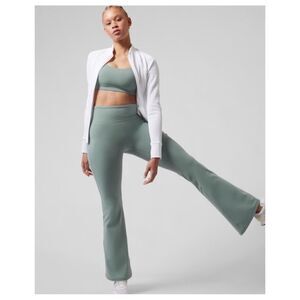 Athleta Elation Flare Pant 981683 - Minimalistic Grey Yoga Stretch Size Medium